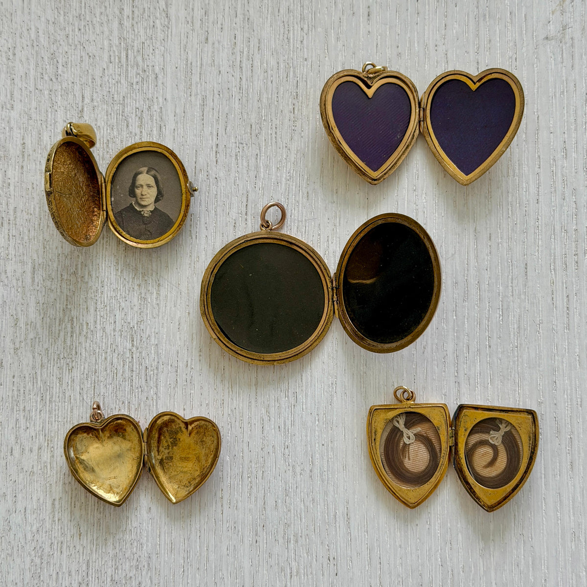 Edwardian 9K Gold Back & Front Engraved Heart Locket Pendant