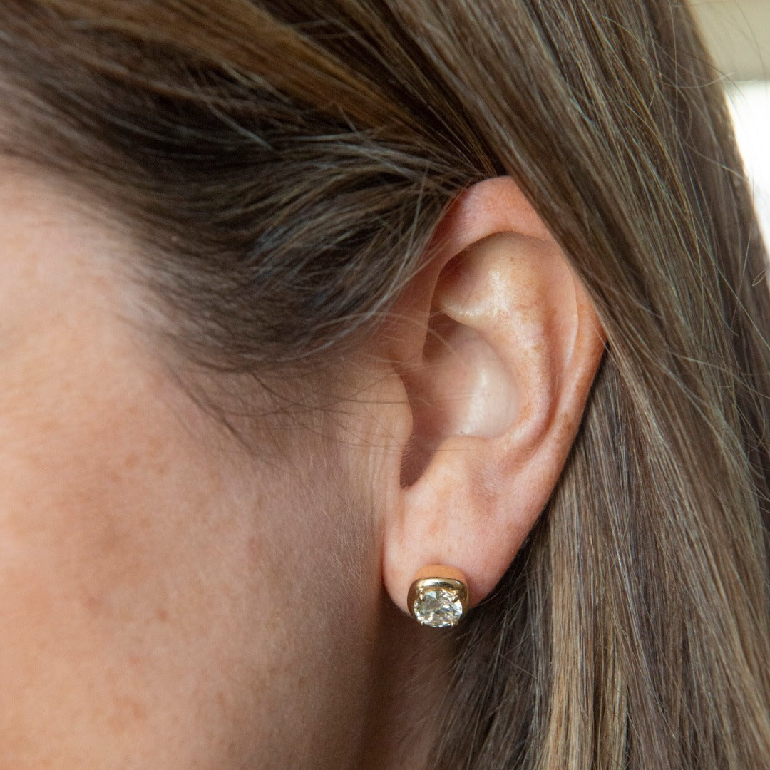 Single Stone Cori Stud Earrings