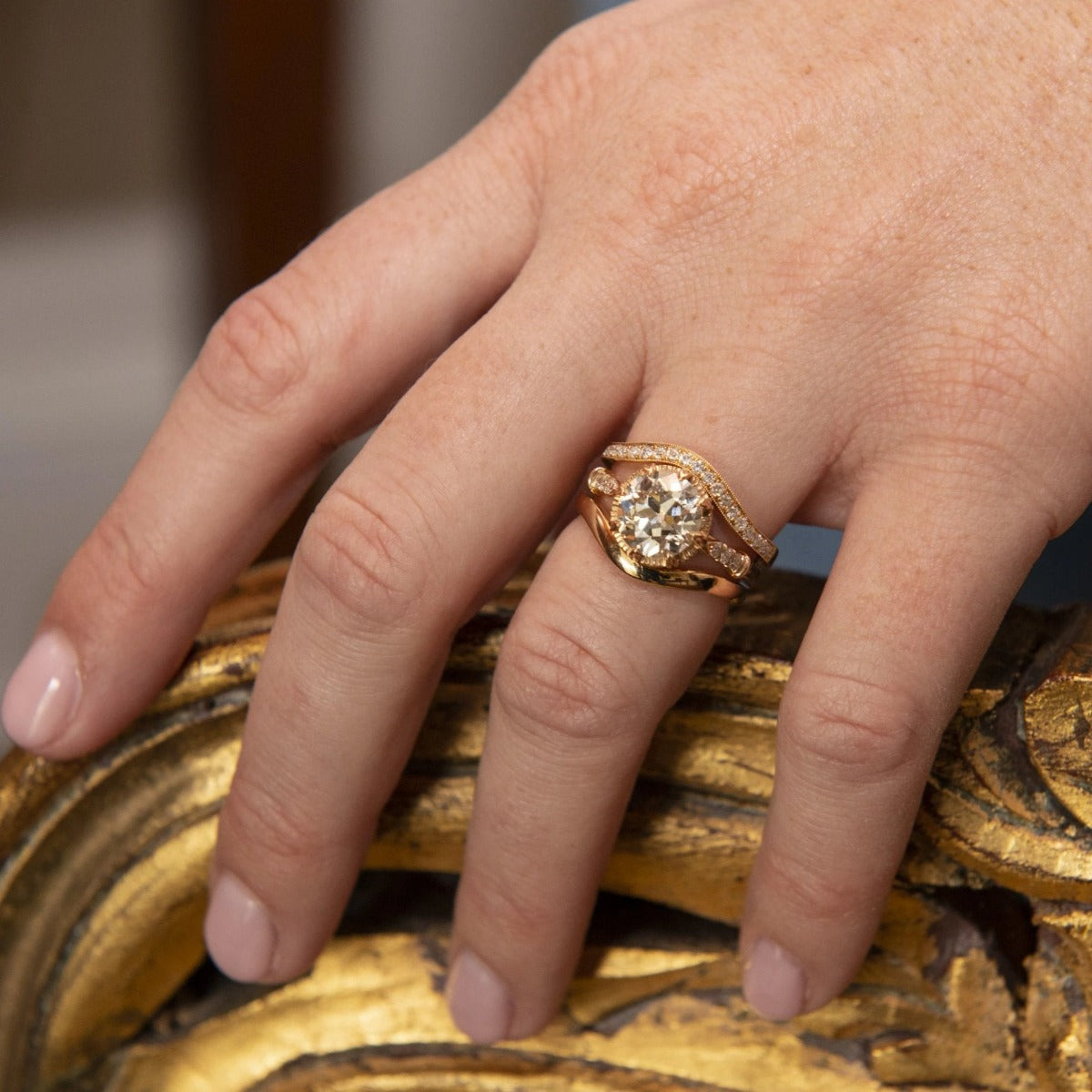 Single Stone Diamond 18K Yellow Gold Grace Band