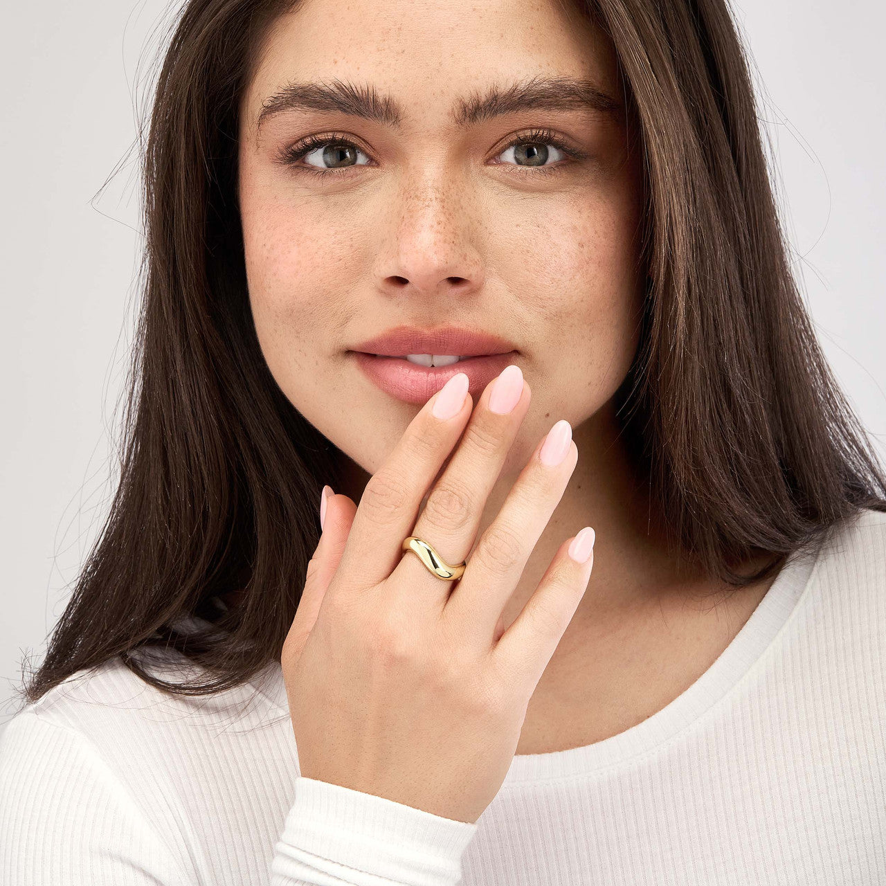 14K Yellow Gold Swirl Band