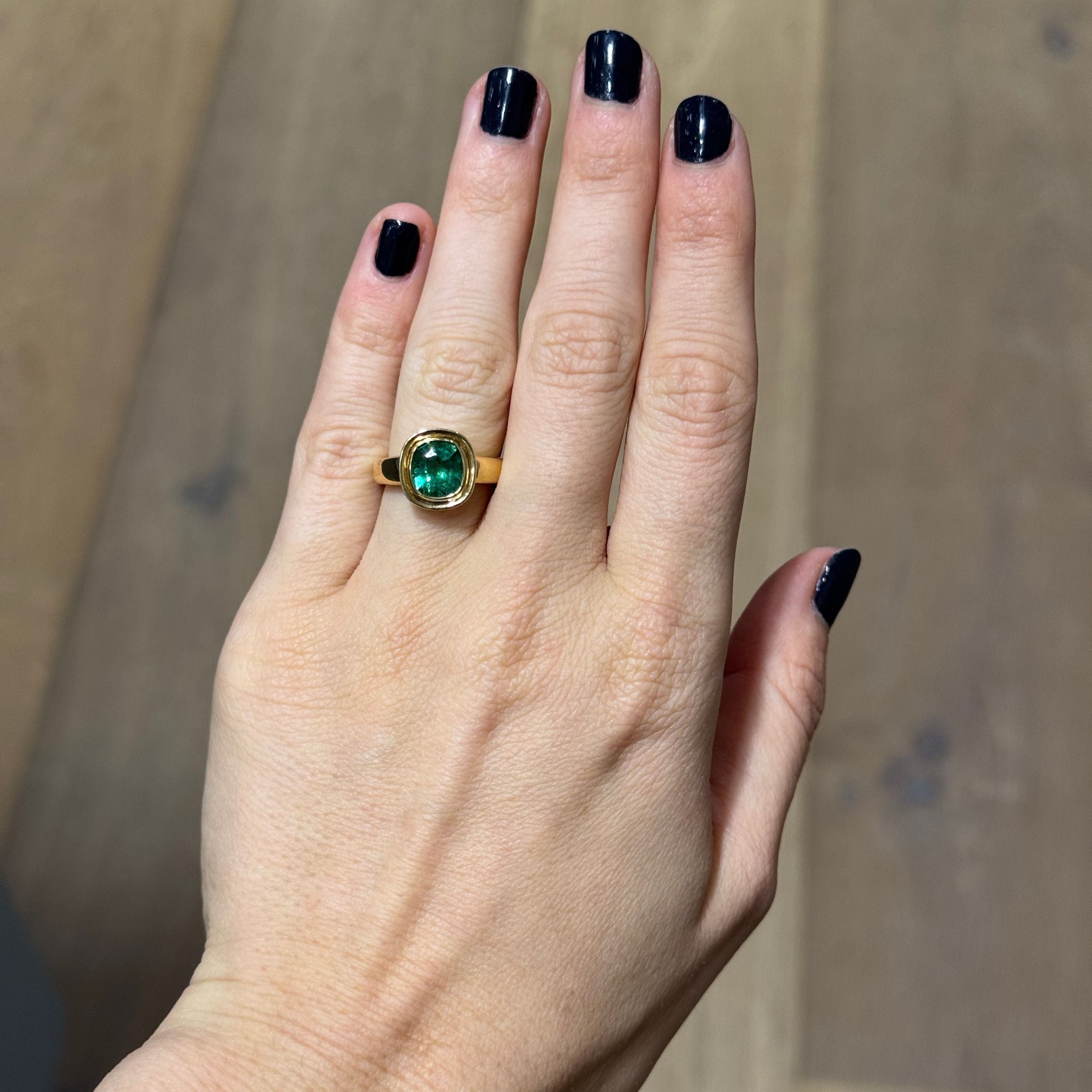 Single Stone Emerald Aria Ring