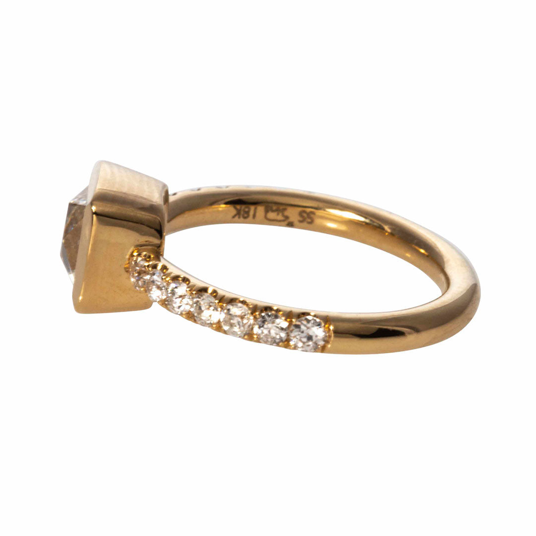 Single stone gold ring ( adjustable) – Ghaba