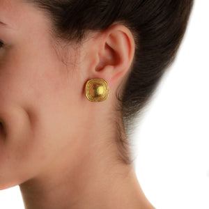 Elizabeth Locke Square Gold Dome Earrings