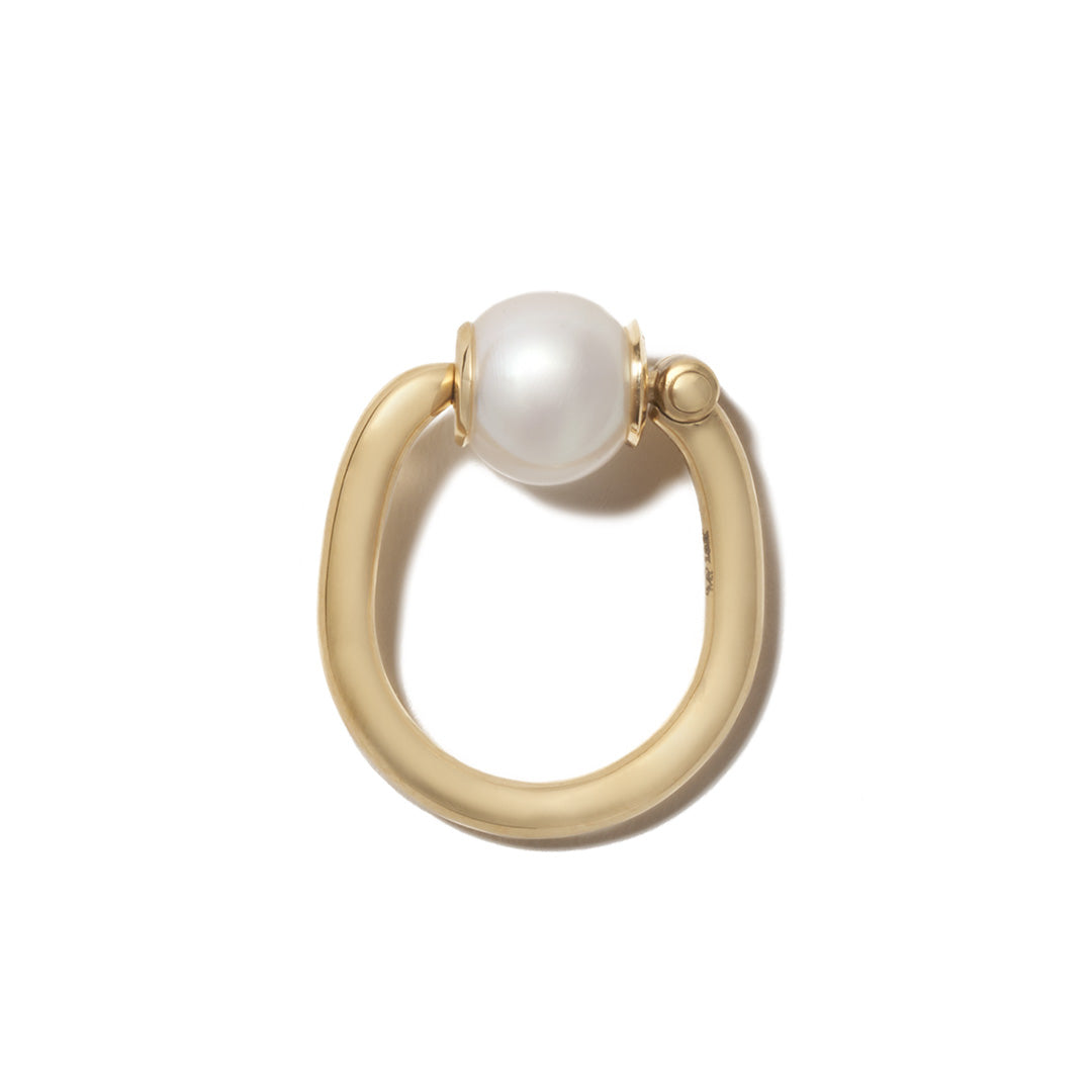 Marla Aaron 18K Gold Pearl Trundle Lock Ring